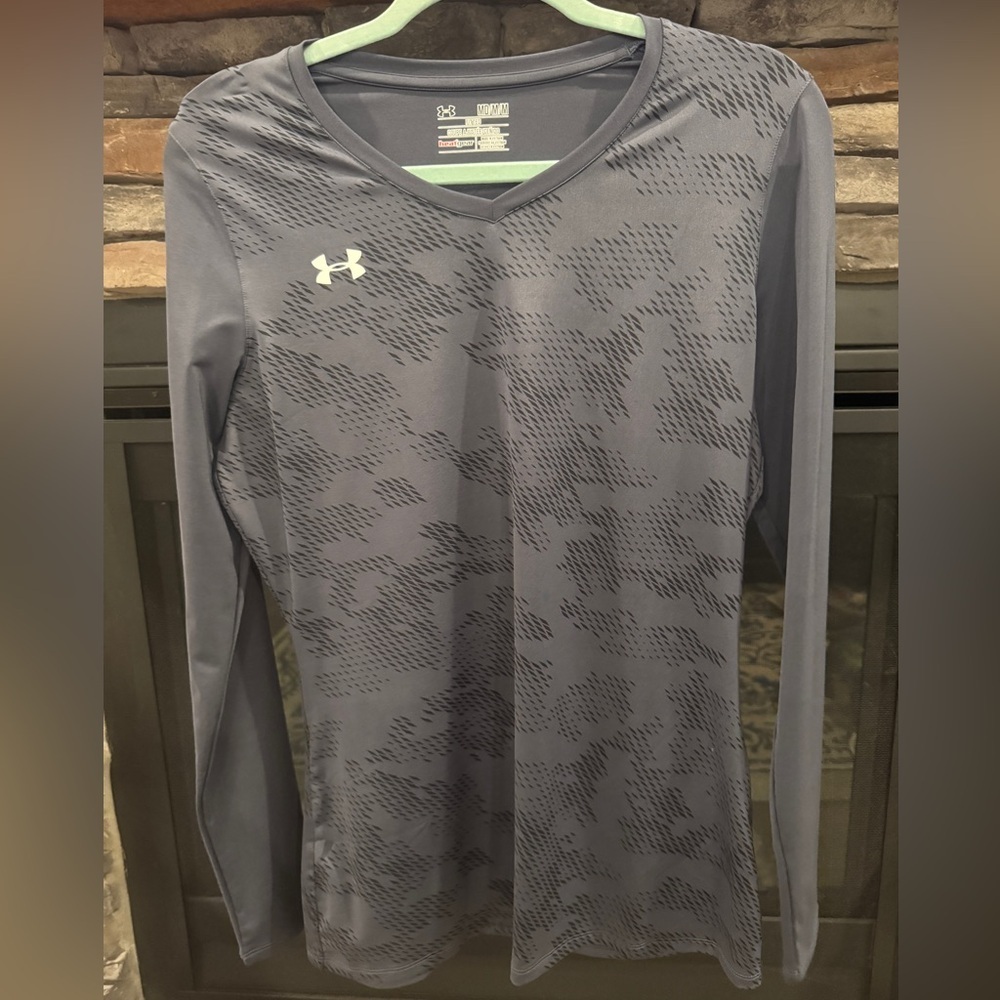 Women’s Under Armour Black Patterned V-Neck Shirt Size Medium